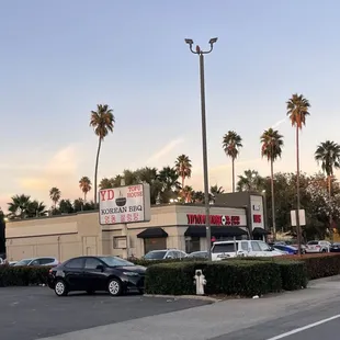 Full view of establishment