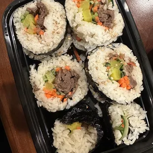 Two pieces on the bottom missing filling