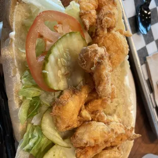Fried shrimp po&apos;boy