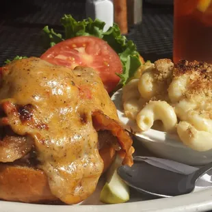Pimento bacon cheese burger with smoked gouda mac &amp; cheese - Ye Olde Durty Bird