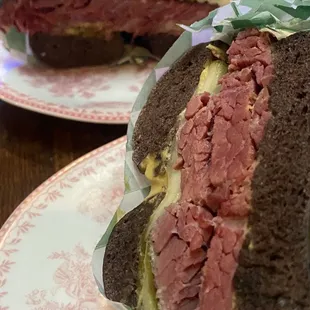 Collab Pop-Up: Intro Pumpernickel Corn beef Bagel x @starshipbagel &amp; @askfoodbitch