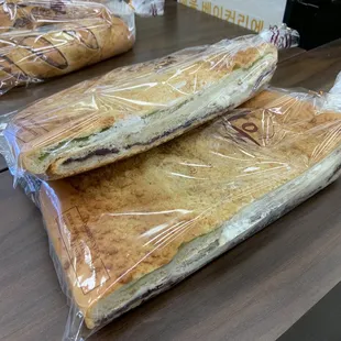 One of the best Breads here. My fav Mammoth Bread. Had Red &amp; green beans with some sweet cream in center 6.04.21