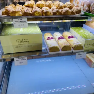 They have cream puffs (they run out fast)!