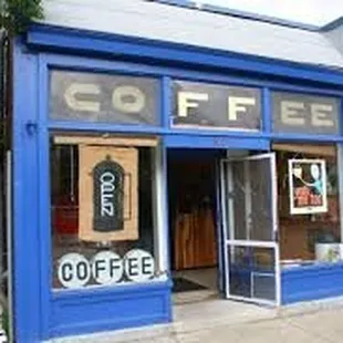 Great coffee shop. Best coffee in Columbus. Walk in and walk out. Cash only. Totally worth it.