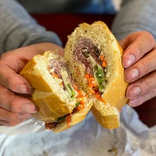 Pastrami Sandwich - IG: @nelson_eats