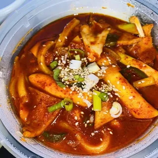 Rice Cake Soup (Duk Gook)