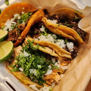 Yellis Tacos