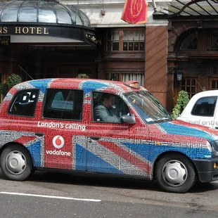 Looking for a fast ride? Call +1(833)341-5885 to book your Yellow Cab! Swift, always at your service!