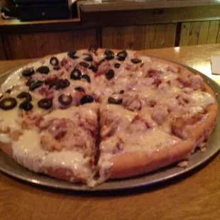 Chicken Bacon Ranch Pizza  half olive