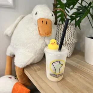 Love the duck/goose decor!