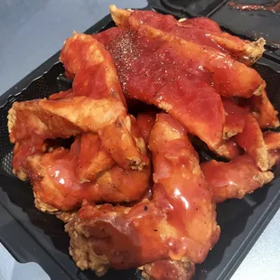 Chicken wing with wedges