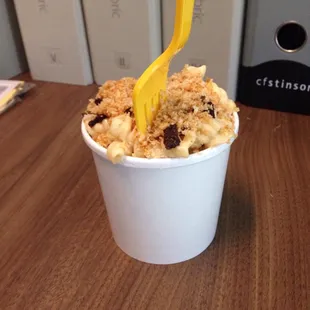 Mac and cheese with chicken AND bacon - $6