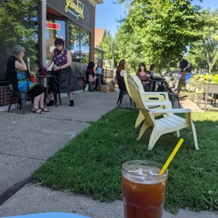 Got their summer special, floaty bird, espresso with fever tonic water.