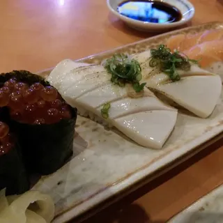 2 Pieces Sake Nigiri