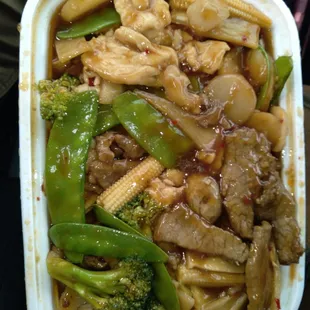 Beef and chicken in garlic sauce