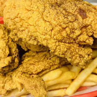 2 pcs catfish &amp; 4 pcs wings