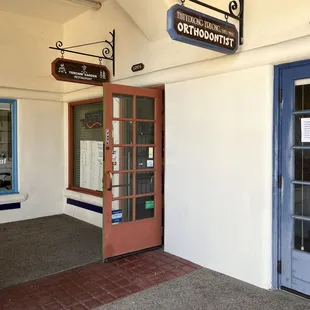 the entrance to the restaurant