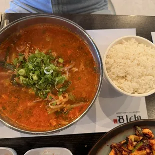 Spicy beef noodle soup