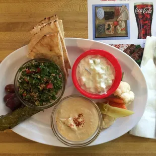 The apetizer plate included in the $8.99 special