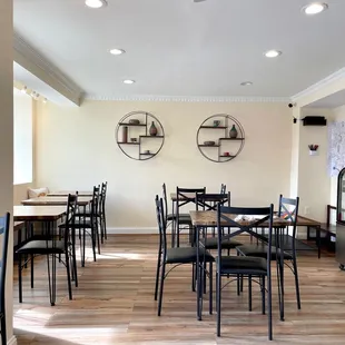 ramen and noodles, interior