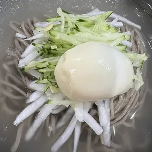 ramen and noodles, food