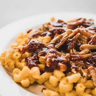 a plate of macaroni and cheese