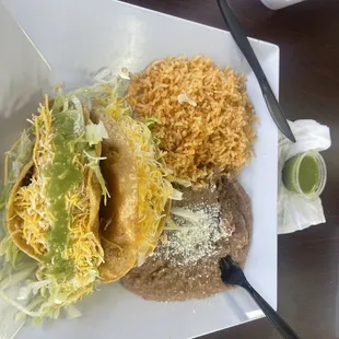 Two beef crispy tacos