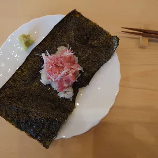 Negi Toro temaki sushi.