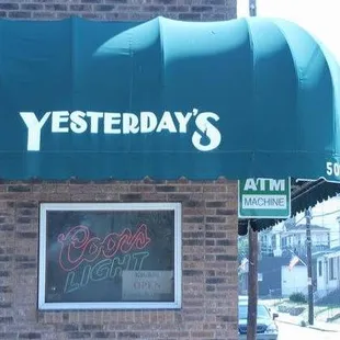 the outside of the restaurant