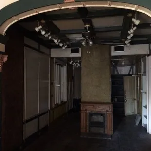 Sadly the shop has closed.  The owner has retired and thanks you all for shoping with her over the years.