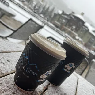 Coffees in the snow
