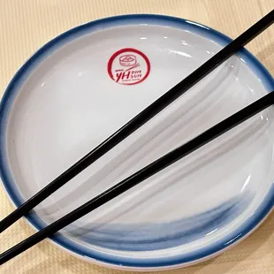 The perfect foodie accessory. ƪ(･‿･) *:｡ﾟ Let's eat, laugh, and....useヽ(*‿*)ノthe chopsticks! *:｡ﾟ