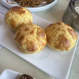 Baked Pineapple Buns