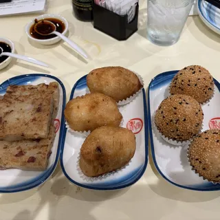 Deep-Fried Sesame Ball