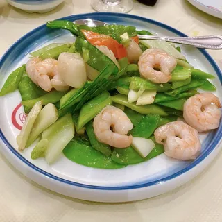 Scallops and Shrimp Wine Sauce