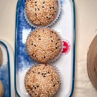 Fried sesame balls