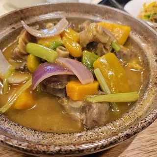 Oxtail & Pumpkin Pot