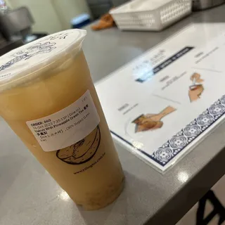 Yakult with Pineapple Green Tea ()