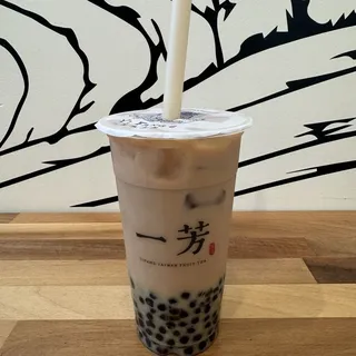 Pearl Black Tea Latte ()