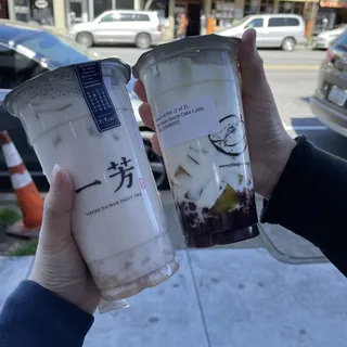 Red Bean Mochi Cake Latte /