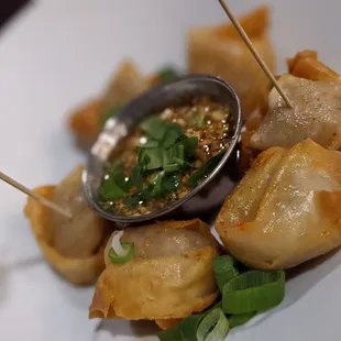 Kew Goong: crispy shrimp wonton