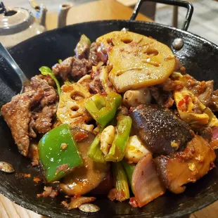 Beef dry pot 干锅牛肉