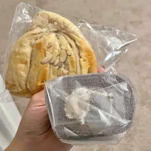 Taro bun + taro cake