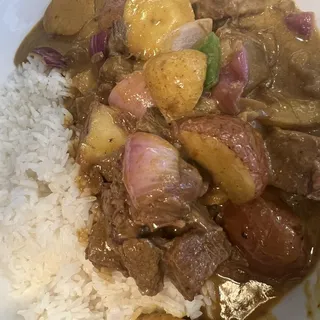 C01. Hong Kong Style Curry Beef Stew with Rice