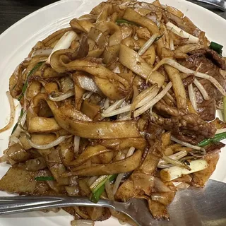 N01. Beef Chow Fun