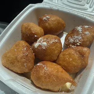 8 Pieces Loukoumades