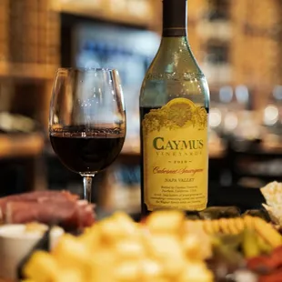 Yiannis Wine &amp; Food, Fine Dining in Virginia Beach. Locally sourced meat, seafood, and produce. Prepared by our talented Executive Chef.