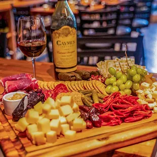 Yiannis Wine &amp; Food, Fine Dining in Virginia Beach. Locally sourced meat, seafood, and produce. Prepared by our talented Executive Chef.