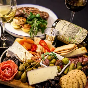 Yiannis Wine &amp; Food, Fine Dining in Virginia Beach. Locally sourced meat, seafood, and produce. Prepared by our talented Executive Chef.