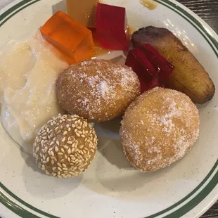 Yay they have sugar donuts